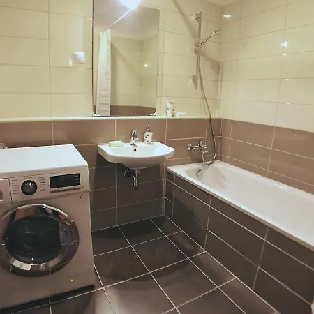 Sunflower Apartment *