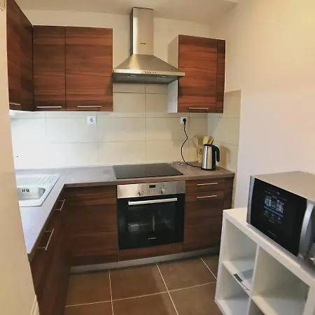 Sunflower Apartment *